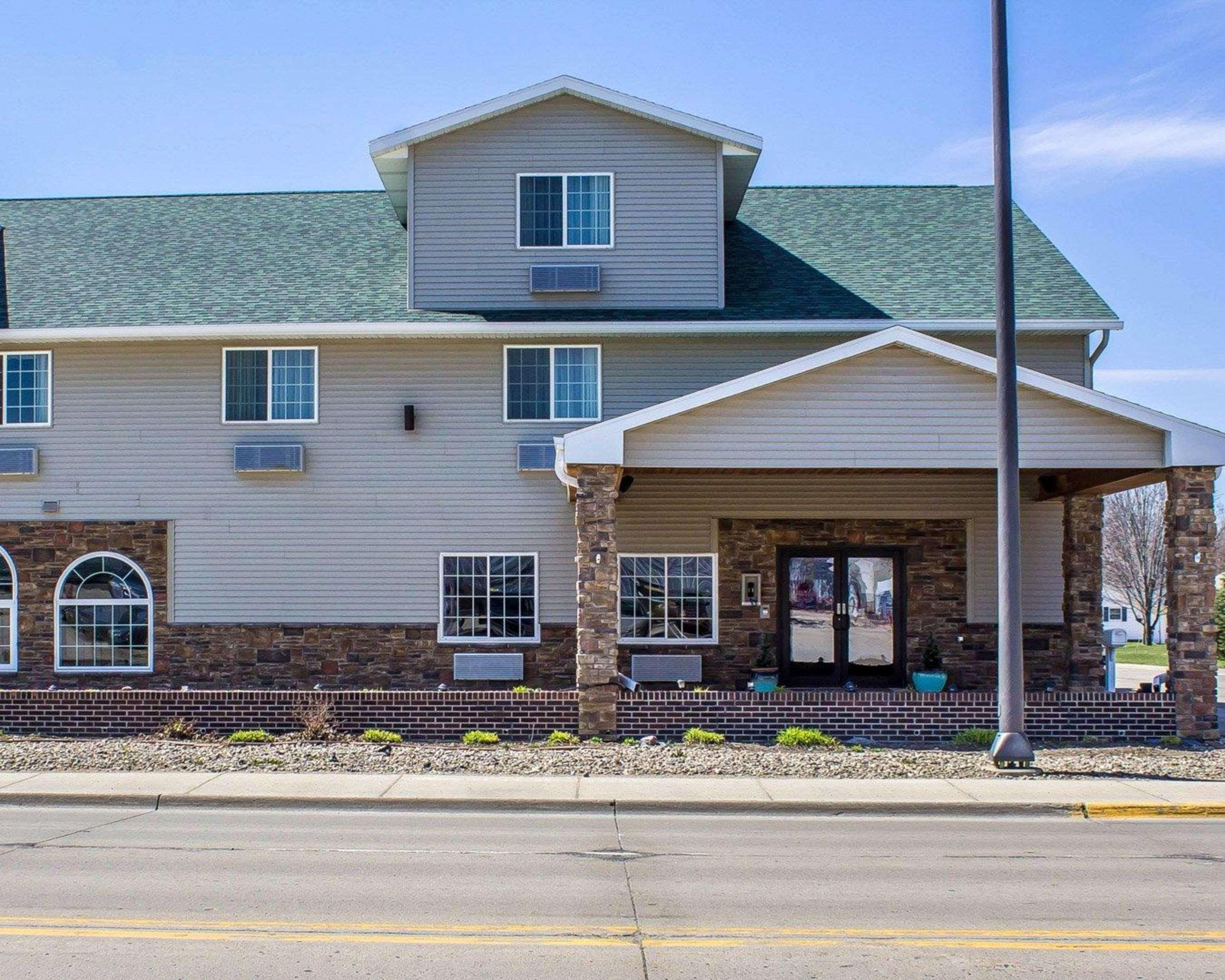 Rodeway Inn & Suites Near Okoboji Lake Milford Екстериор снимка