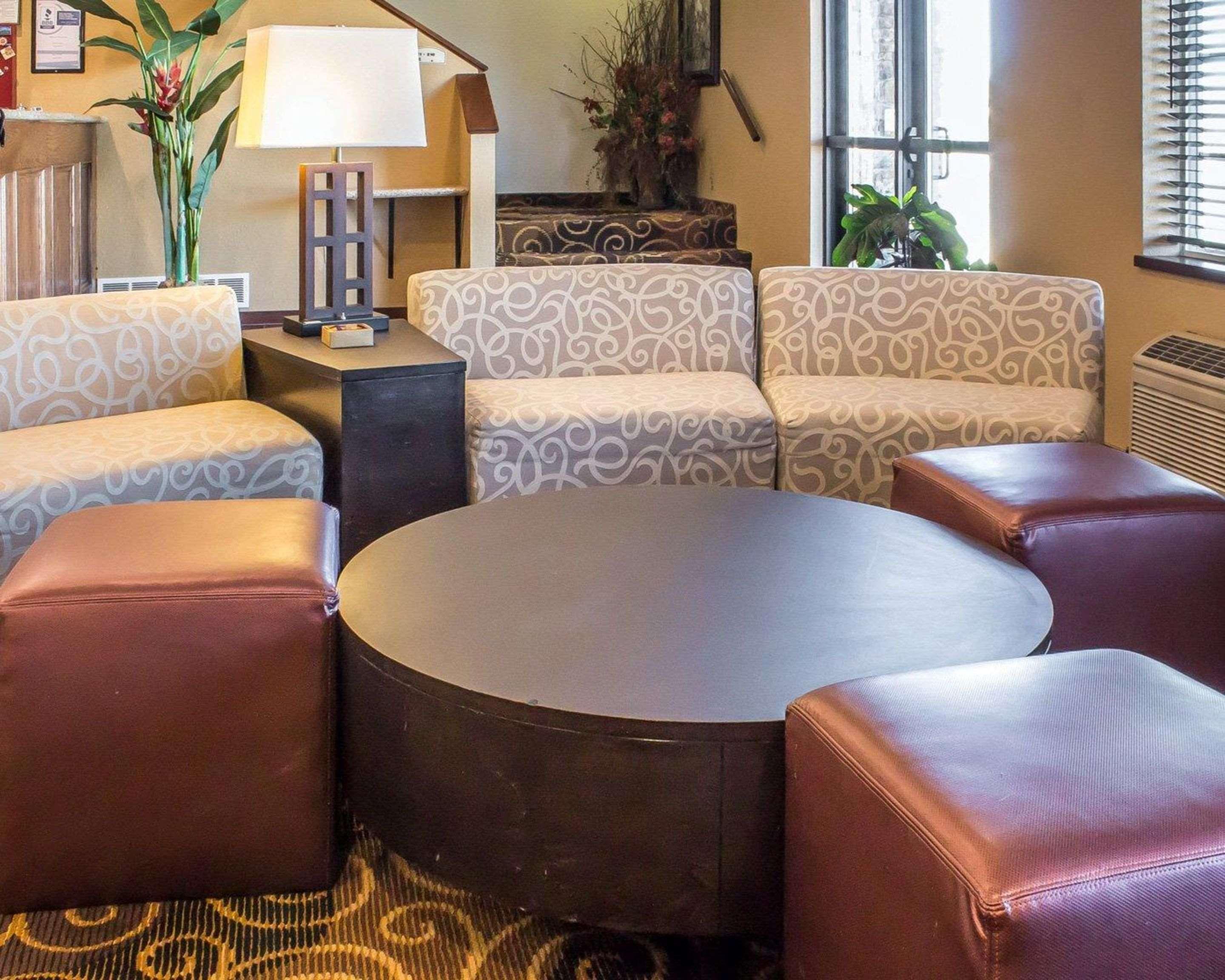 Rodeway Inn & Suites Near Okoboji Lake Milford Екстериор снимка