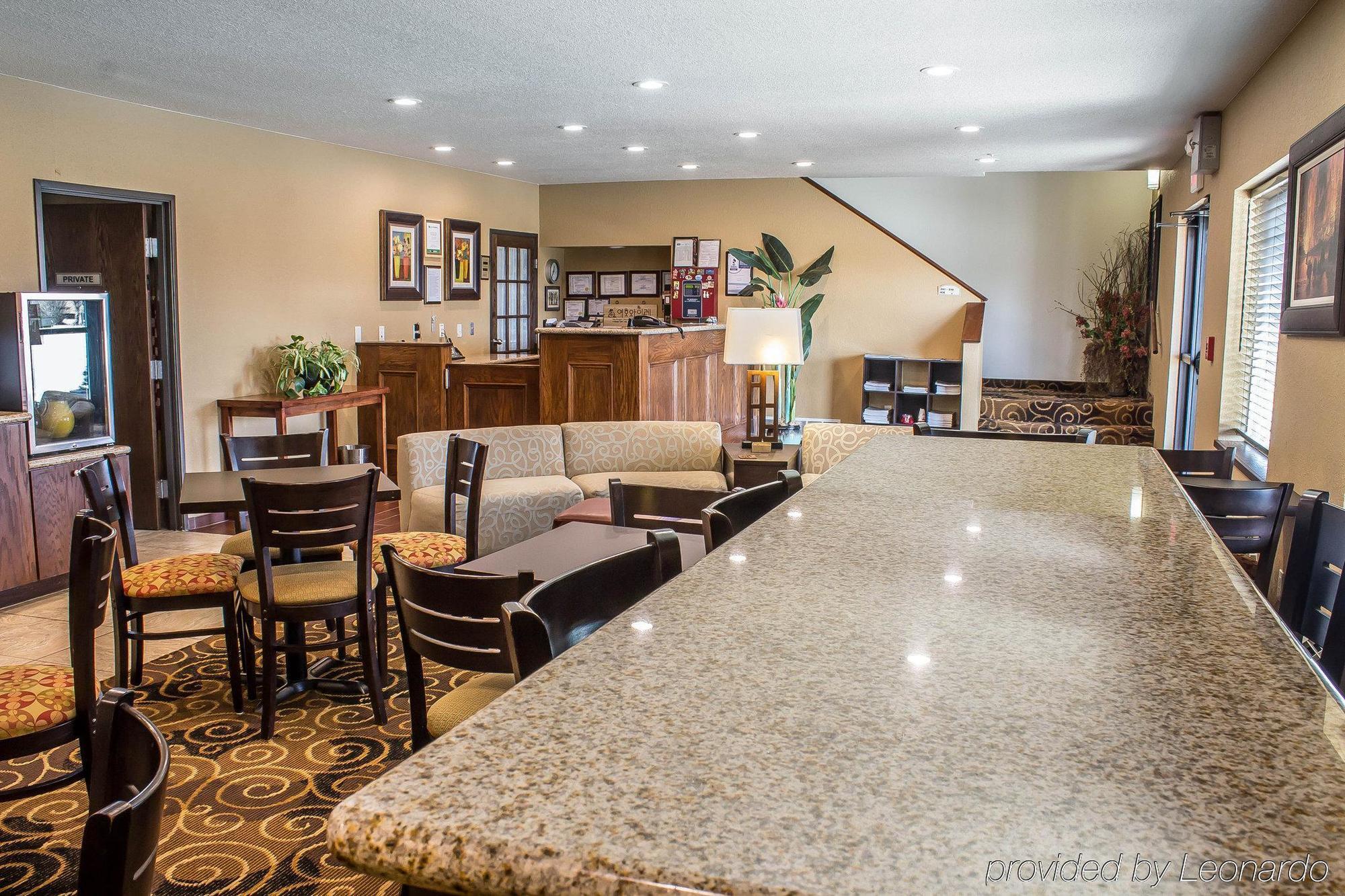 Rodeway Inn & Suites Near Okoboji Lake Milford Екстериор снимка