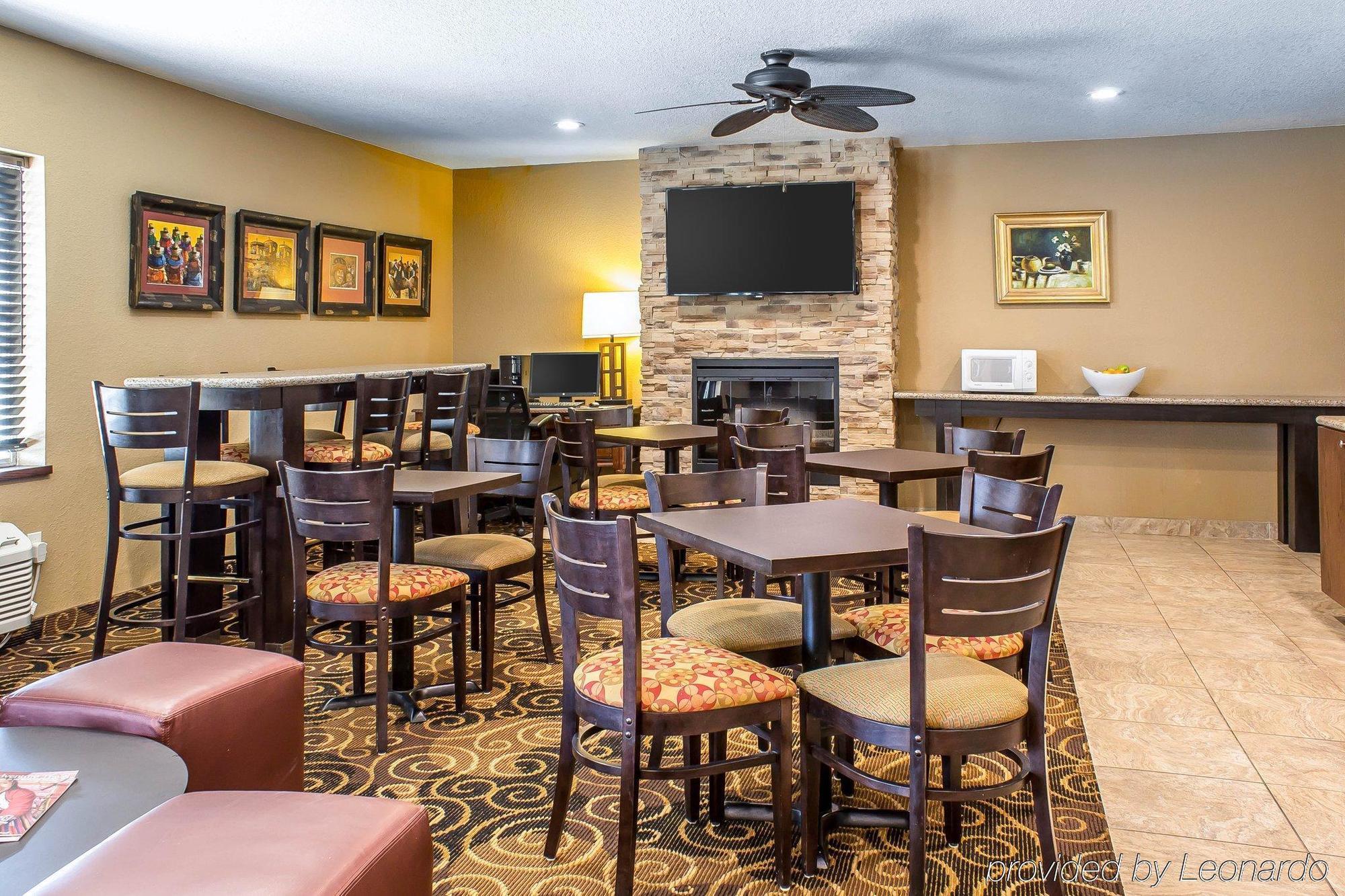 Rodeway Inn & Suites Near Okoboji Lake Milford Екстериор снимка