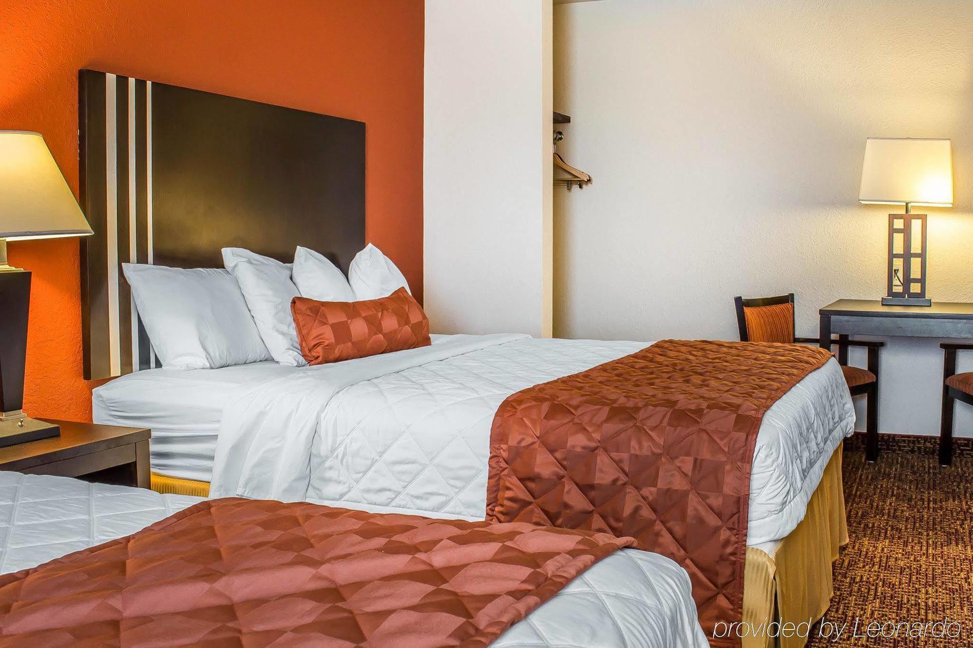 Rodeway Inn & Suites Near Okoboji Lake Milford Екстериор снимка