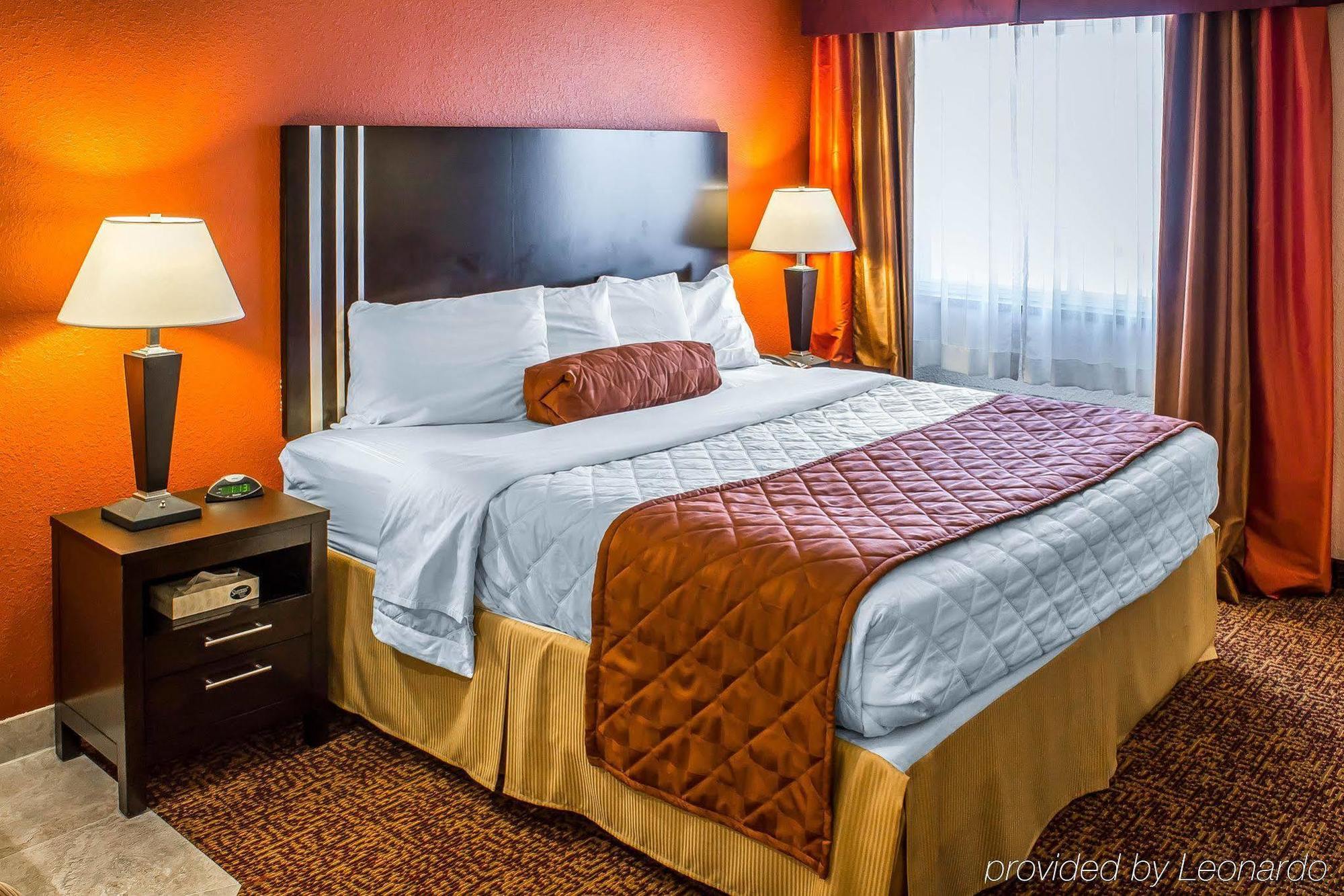 Rodeway Inn & Suites Near Okoboji Lake Milford Екстериор снимка